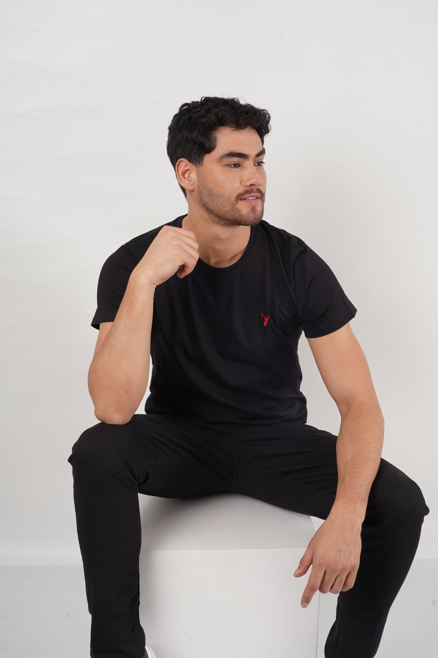 Camiseta Negra Slim Fit T Shirt