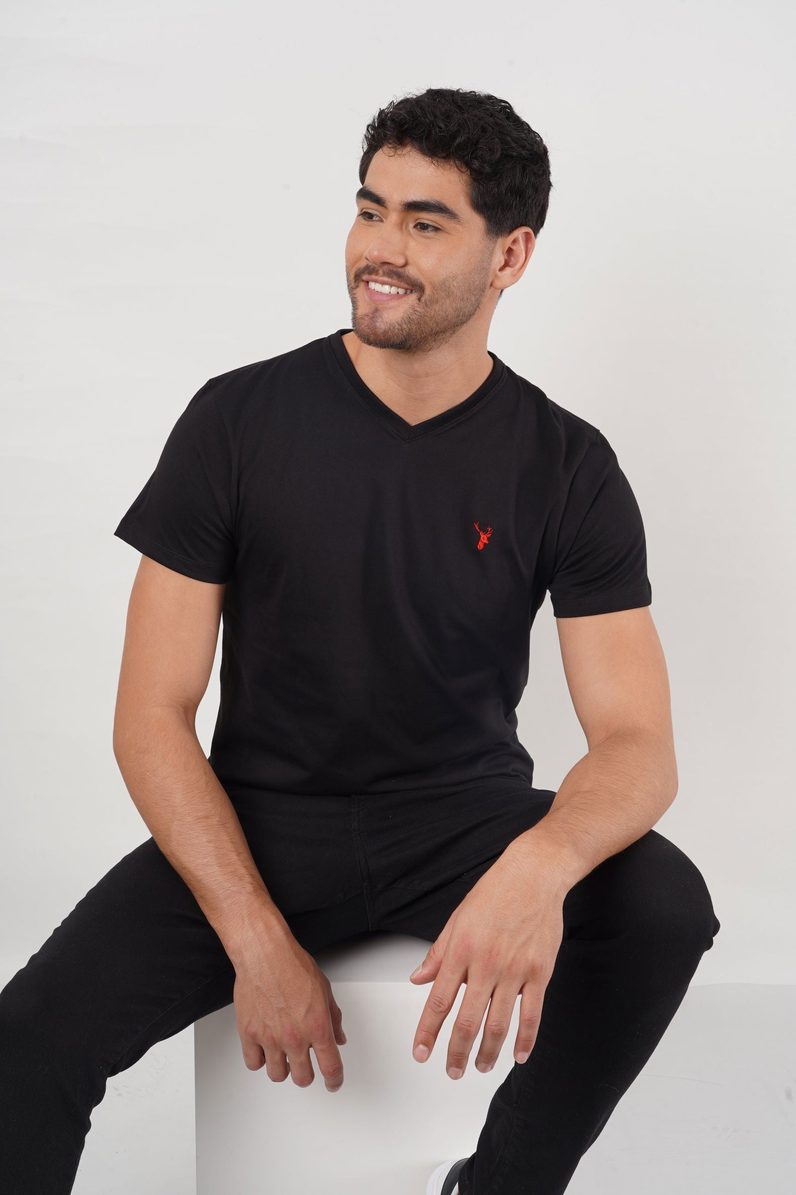 Camiseta Negra Cuello V - Benevento