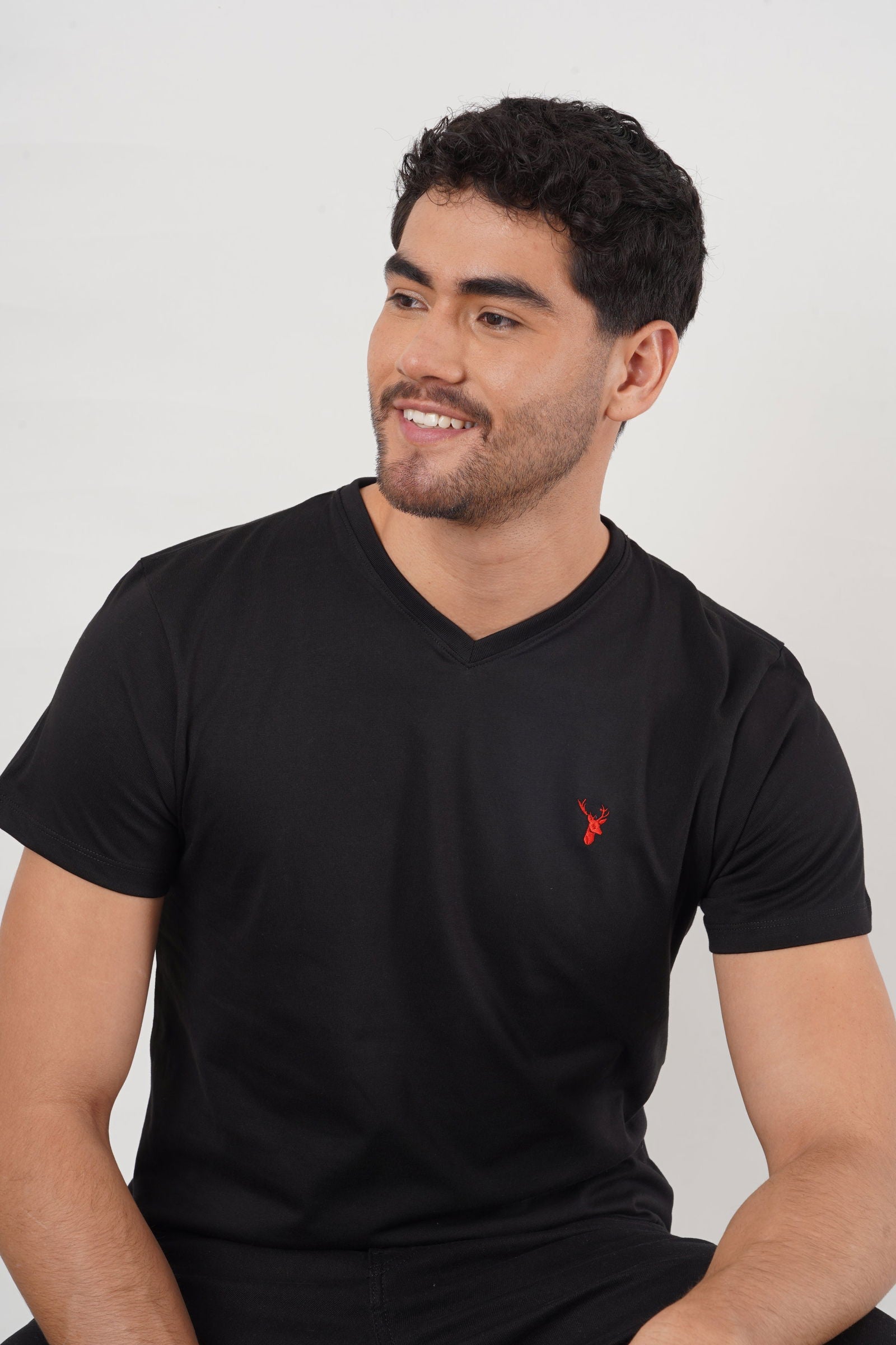 Camiseta Negra Cuello V - Benevento