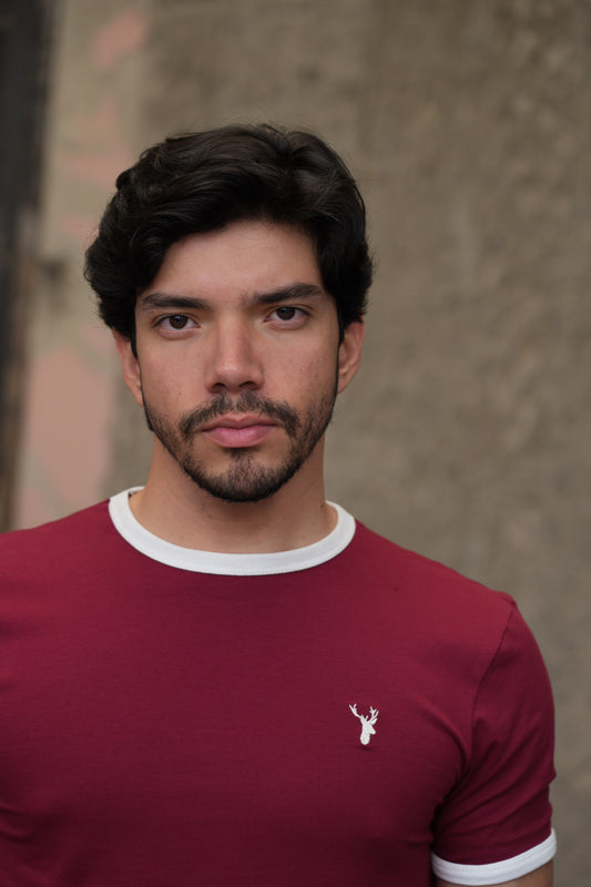 Camiseta Bauhaus Rib Contraste Vinotinto