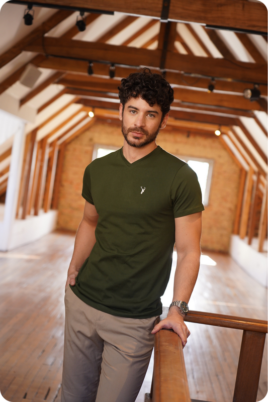 Camiseta Slim Fit Verde Cuello V